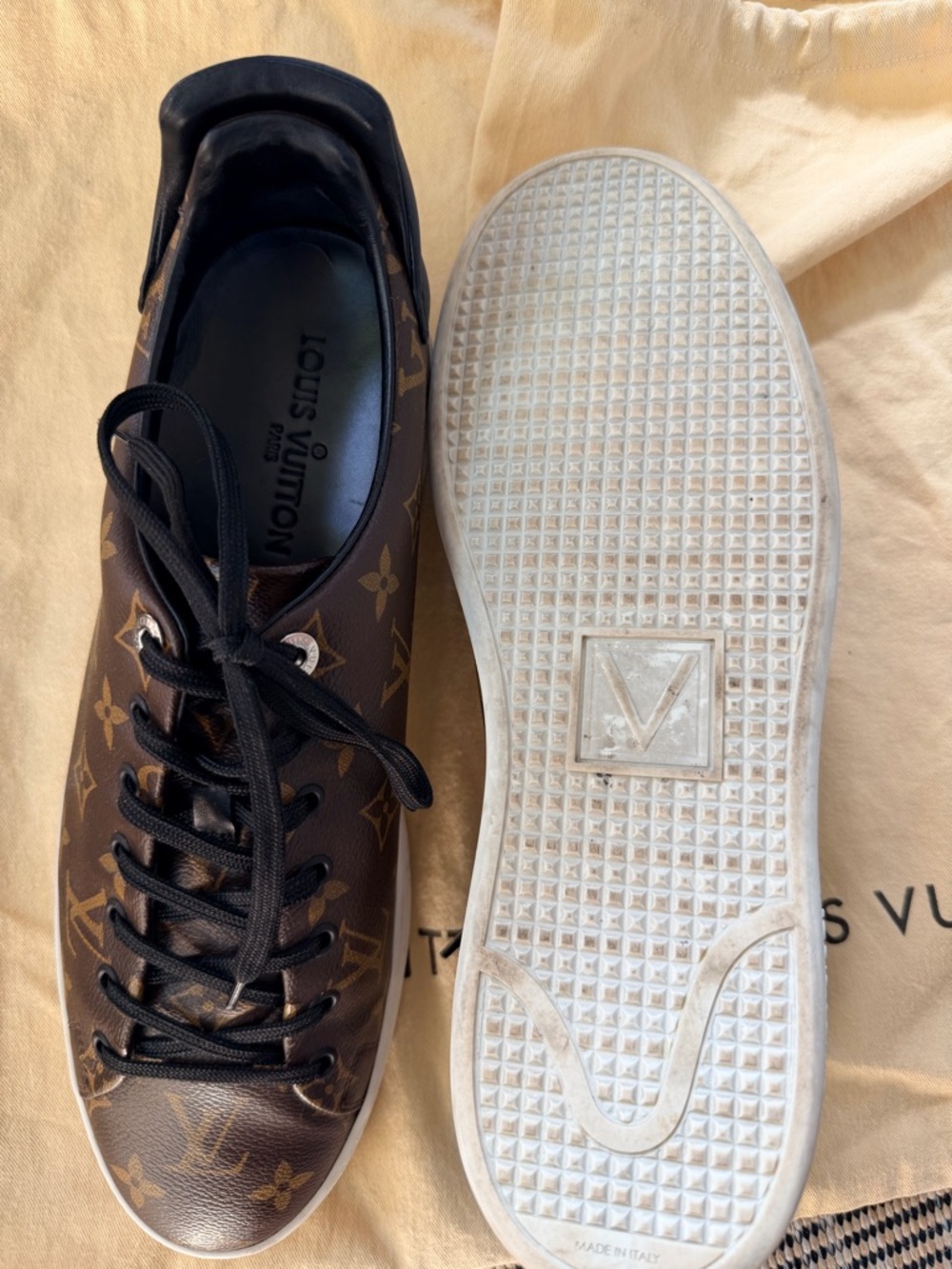 Louis Vuitton Brown Monogram Men’s Low-Top Sneakers with Black Laces - Picture 8 of 14